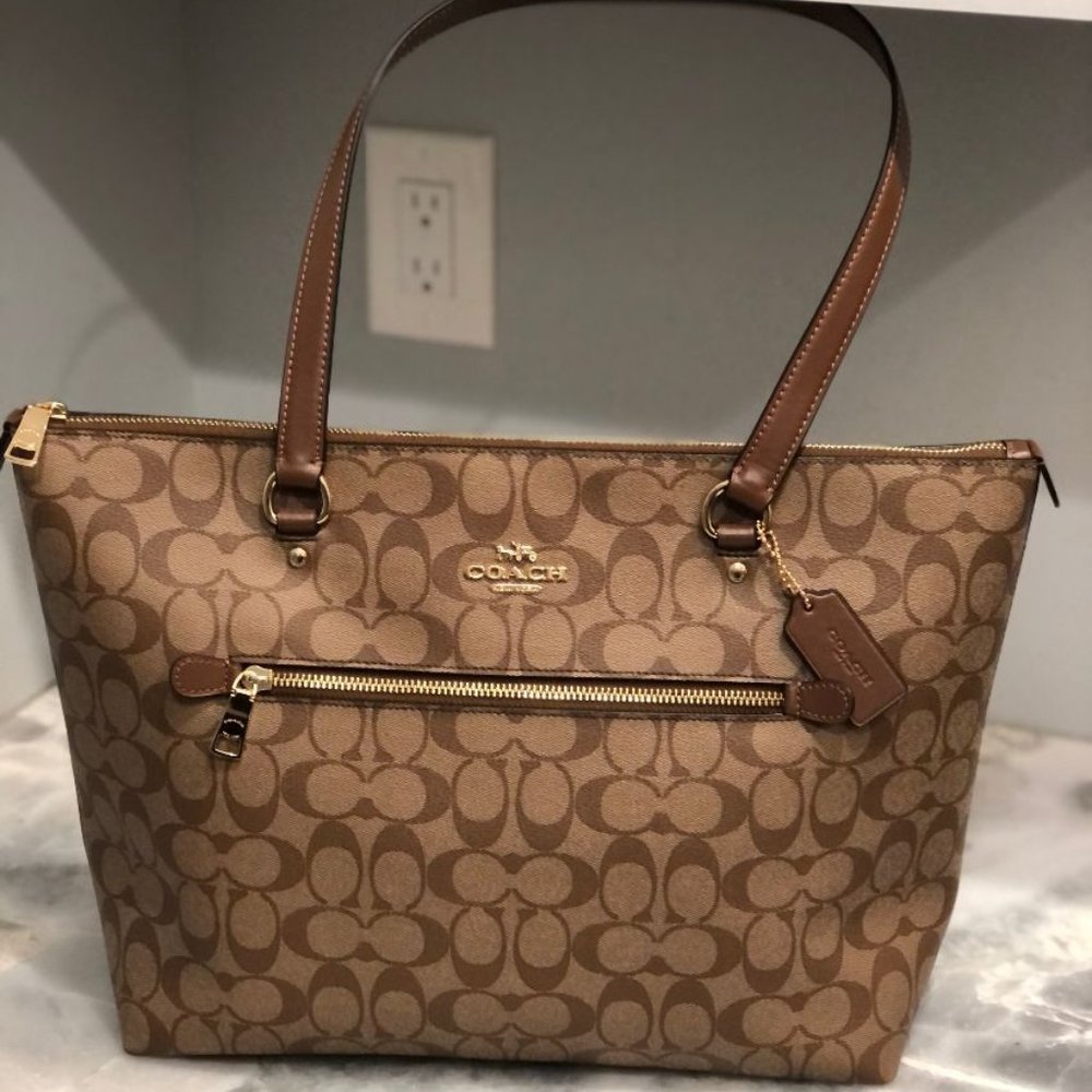 COACH  F79609 Khaki Canvas Signature Gallery Khaki Saddle Tote Shoulder Bag